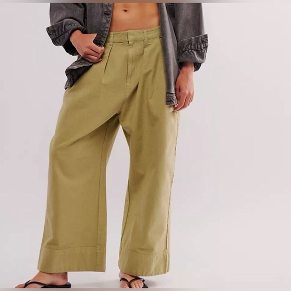 The Free People Sweet Talk Chino Pants size 6 new with tags flaw see photos